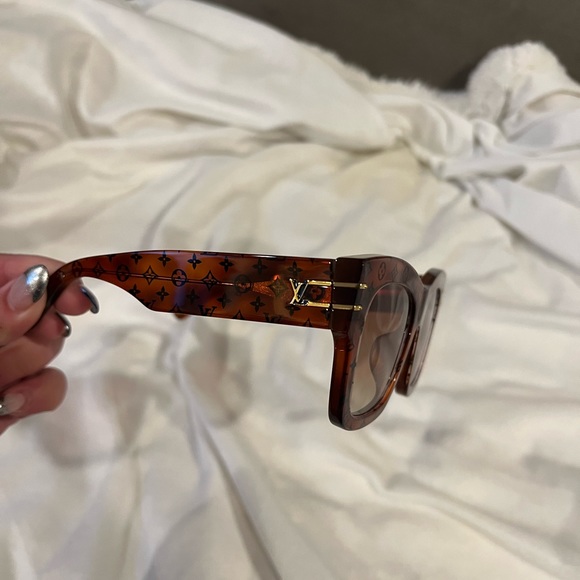 Louis Vuitton Blade Square Sunglasses - Picture 10 of 16